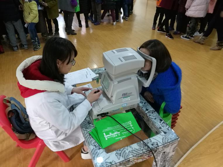 关爱孩子·献爱母亲 视力健康亲子活动火热开展中
